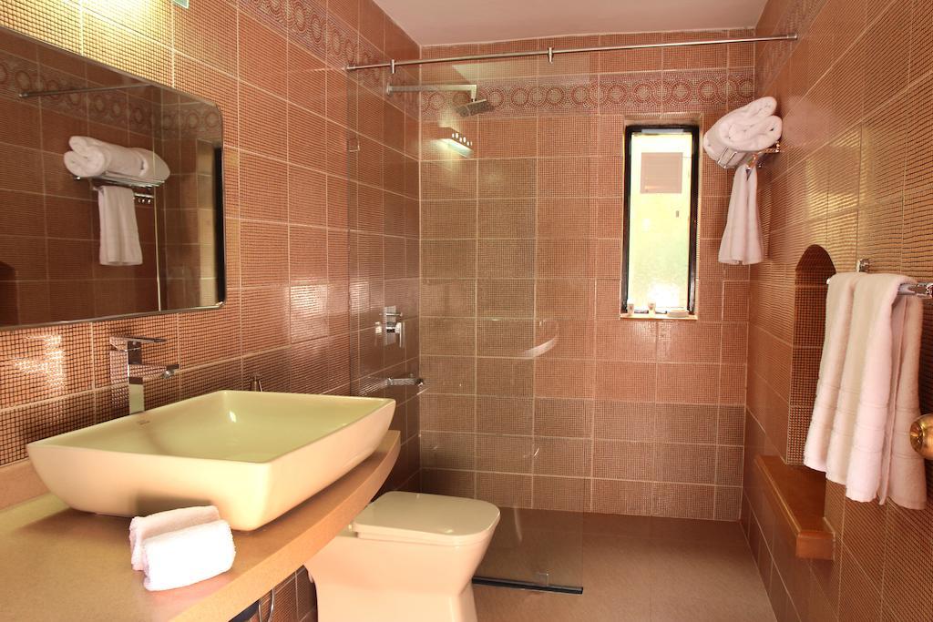 Coconut Creek - Dabolim Airport Resort